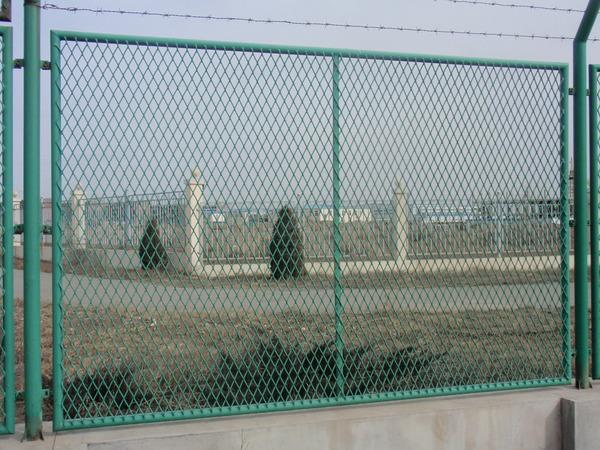 车间框架护栏网 厂区围墙绿色铁丝网栏-中国母婴纸交易网